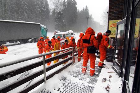 Cvičení HZS v Jeskyni Na Pomezí, duben 2017