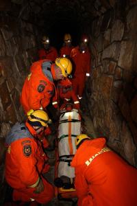 Cvičení HZS v Jeskyni Na Pomezí, duben 2017