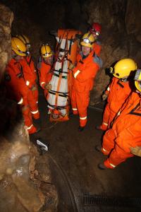 Cvičení HZS v Jeskyni Na Pomezí, duben 2017