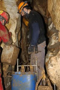 Vynášení zakládek z 50. let v J. Na Pomezí